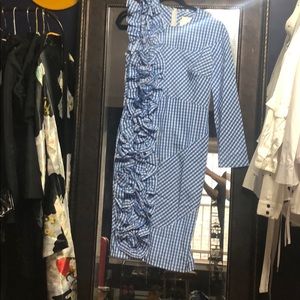 Gingham  one sleeve dress.